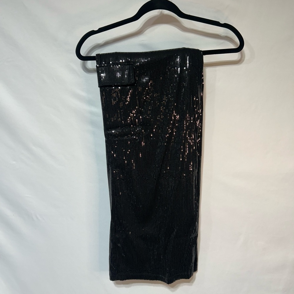 Womans wide leg black sequins cargo pants. Fully lined. Size 8. New with tags.